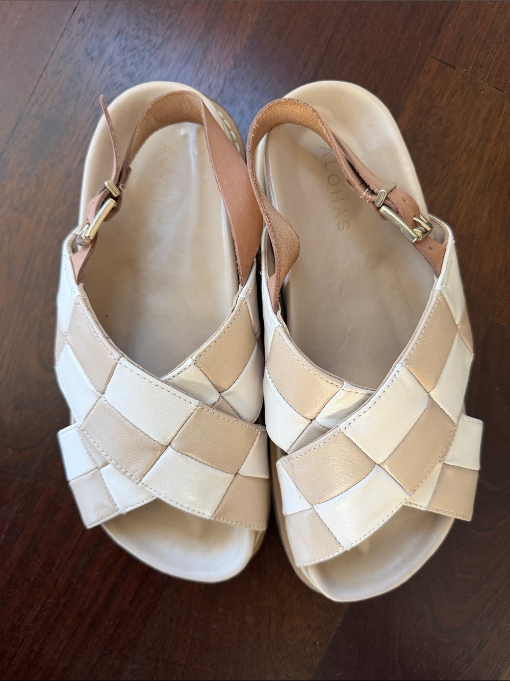 Alohas Leather Cross Strap Sandals